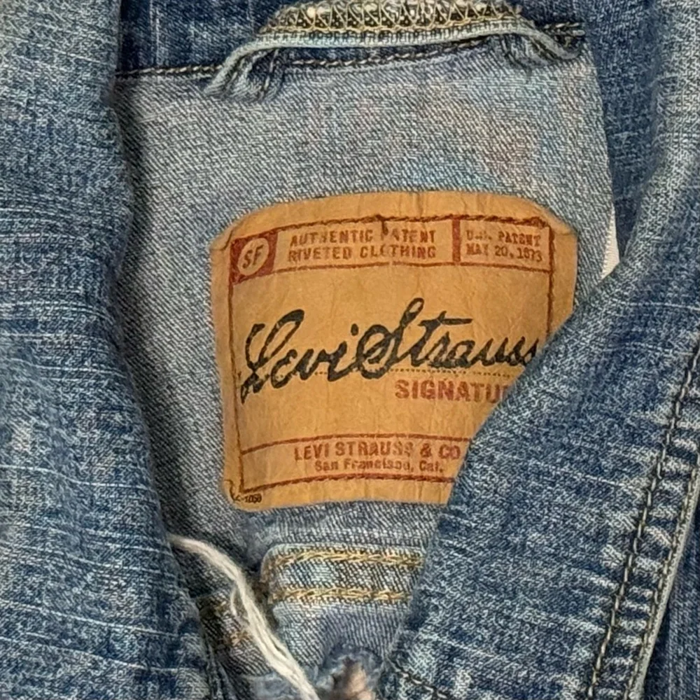 NEW Signature by Levi Stratus Heavy Distressed Rib Cage Denim Jacket Size Small - Picture 4 of 13